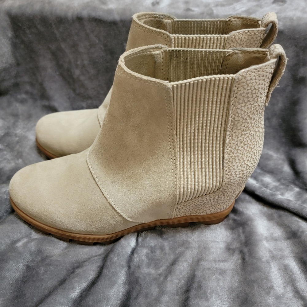 Sorel Chelsea Wedge Boots Suede Womens 8 Excellent Tan & Gold Metallic Ankle